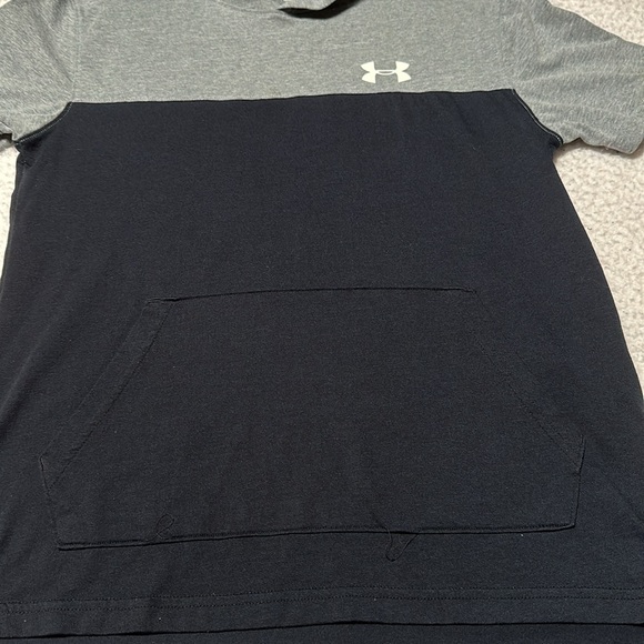 Under Armour Boys Navy & Gray Front Pocket Hoodie Tee, EUC, Size Youth Large - Picture 5 of 10